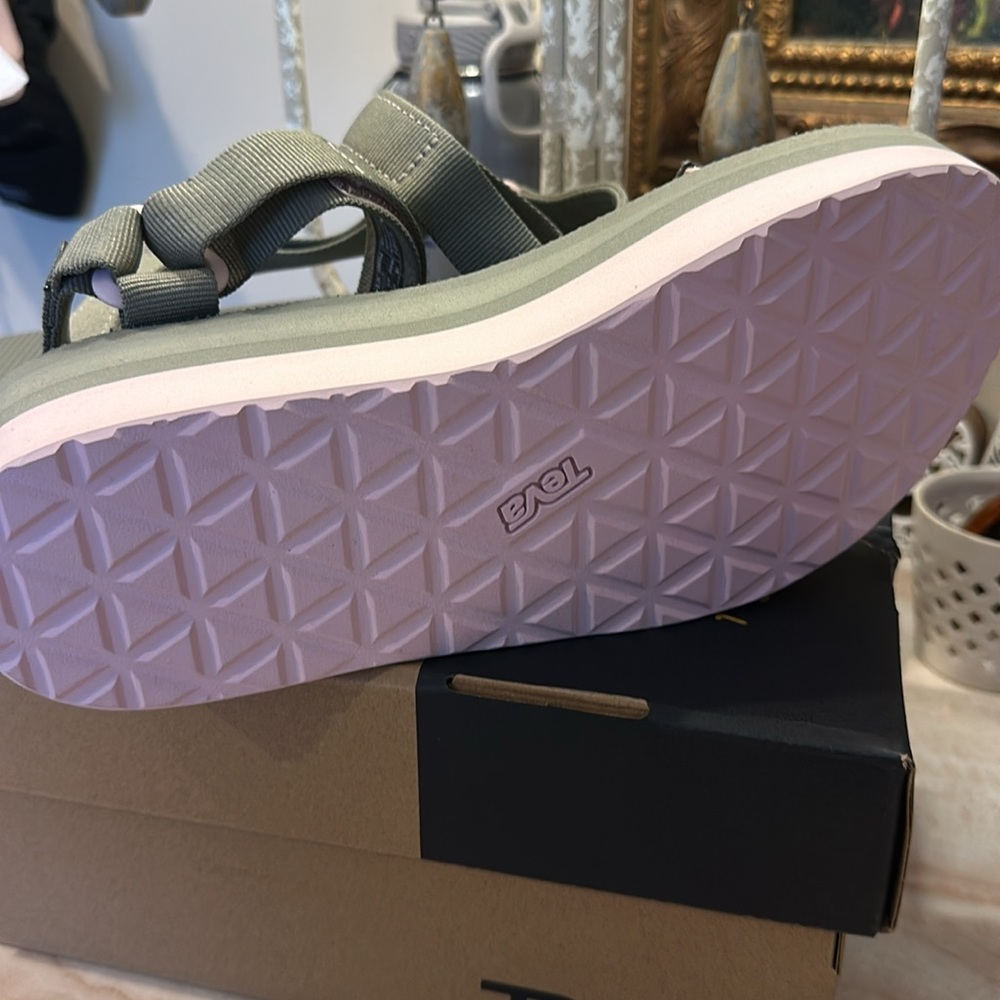 NWT Teva Flatform Universal Sandals from Anthropoloigie - Picture 4 of 7